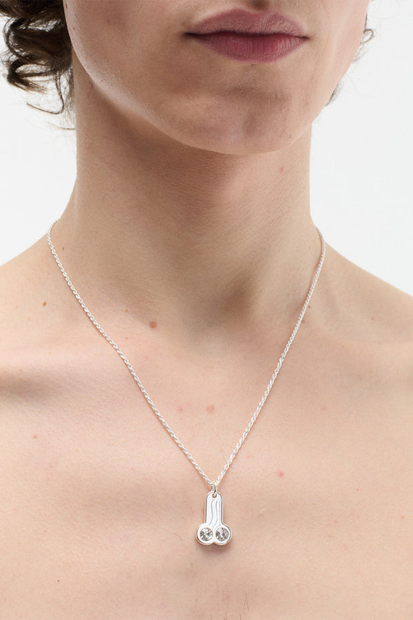 On model close up of the Carne Bollente family jewels necklace in silver colour