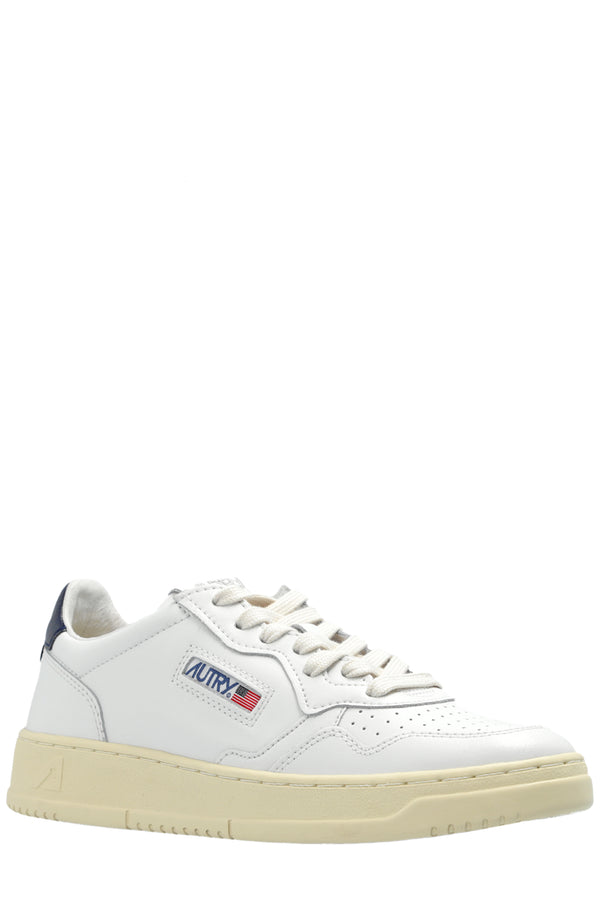 The Medalist Low Leather sneakers in space blue and white colours from the brand AUTRY